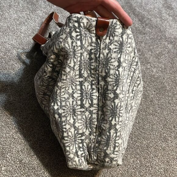 Lucky Brand LB2971 Black/ Cream/ Pink Take a Trip Portland Tote Bag - Picture 13 of 14